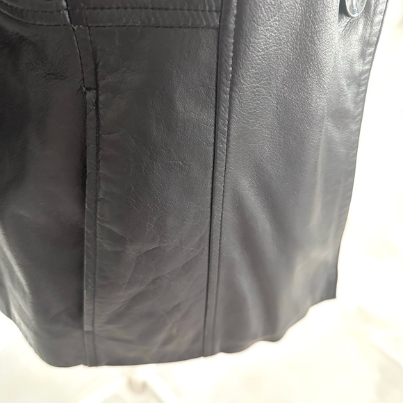 Wilsons Women's Black Leather Jacket - Picture 5 of 9